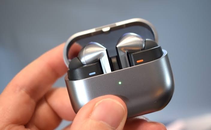 Buds Pro 3 Wireless TWS Earbuds | 20+ Hours Battery | ANC & ENC Noise Reduction | Bluetooth 5.3 Deep Bass Earphones for Android & iOS